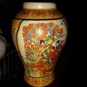 Vintage small Japanese Satsuma Style Vase